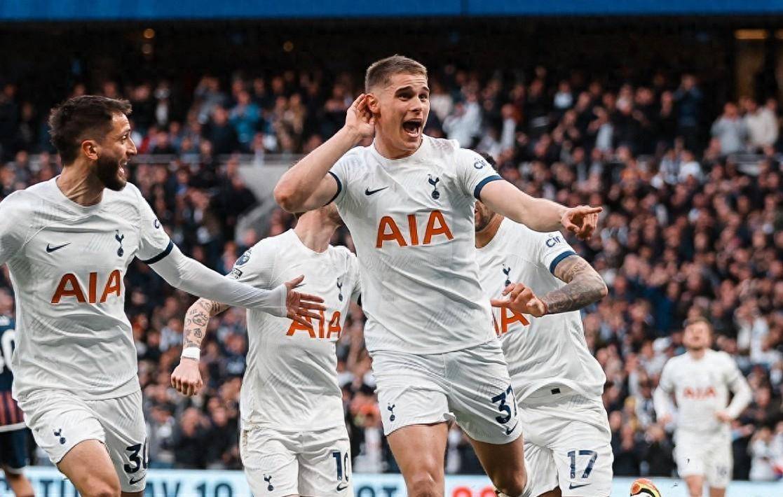 热刺传奇解放：荷兰额外的足球征程的简单介绍