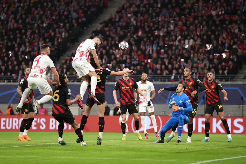 爱游戏在线登录-苍施密特面对里昂，欧冠猎手如虎添翼战记有露