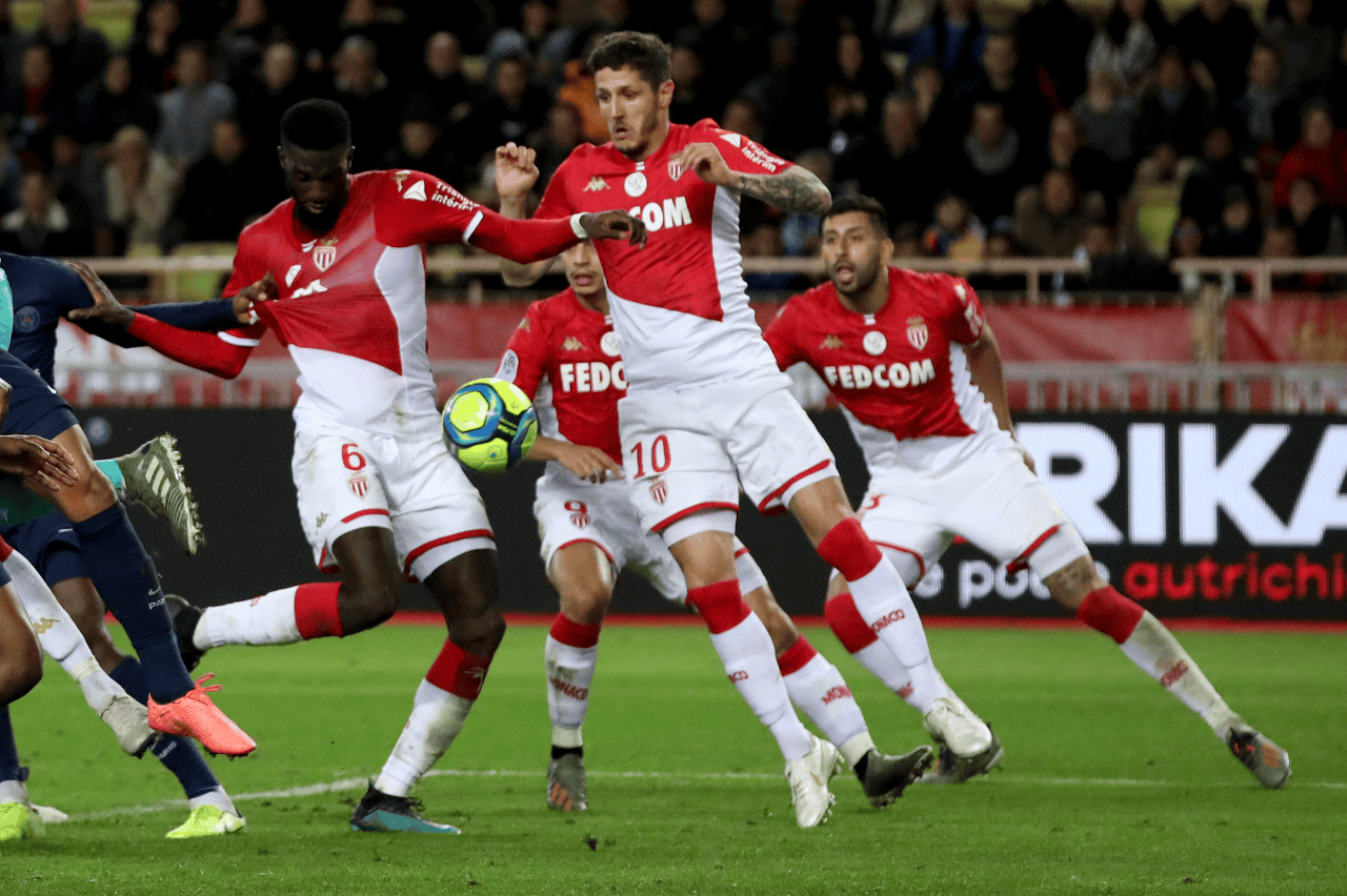 爱游戏中国官网-摩纳哥客场逼平圣埃蒂安,争夺平局的简单介绍