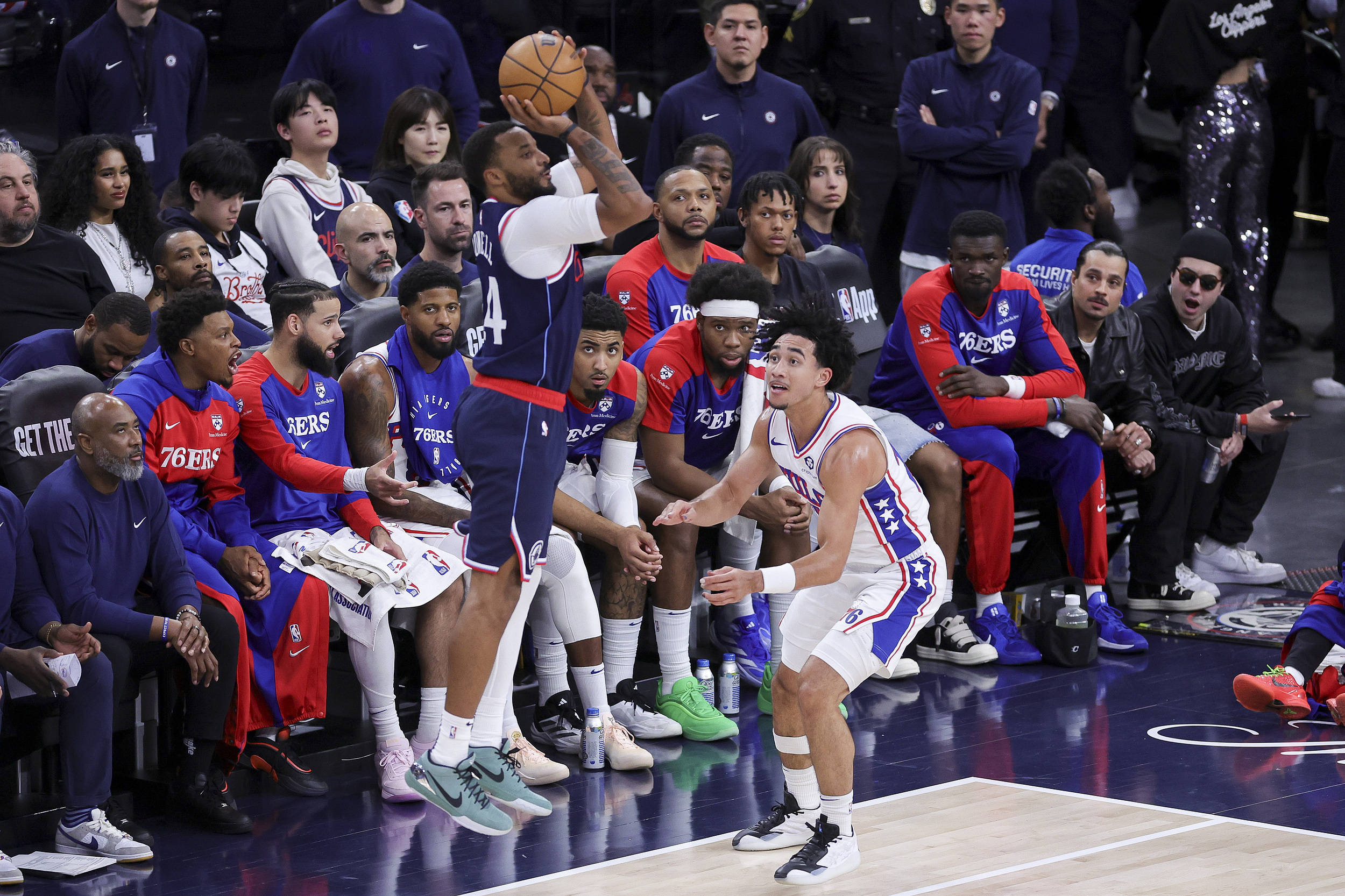 关于雷霆队快船队焦点战告负,近期状态不佳的信息 关于雷霆队快船队焦点战告负,近期状态不佳的信息