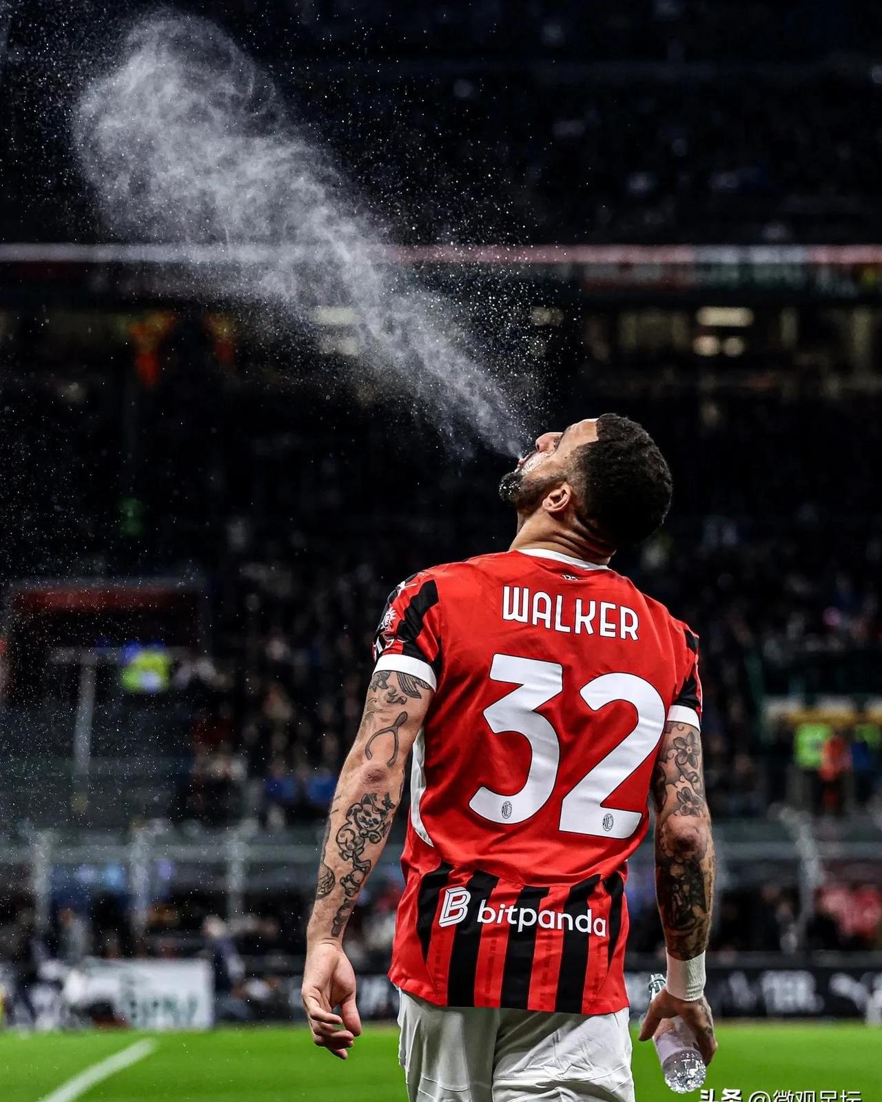 意甲比赛中球员们的拼搏精神感染全场的简单介绍 意甲比赛中球员们的拼搏精神感染全场的简单介绍