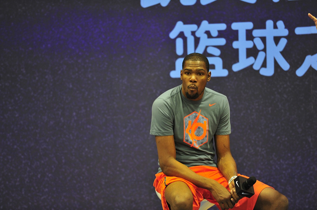 勇士再胜一场，杜兰特砍下高分引领队伍