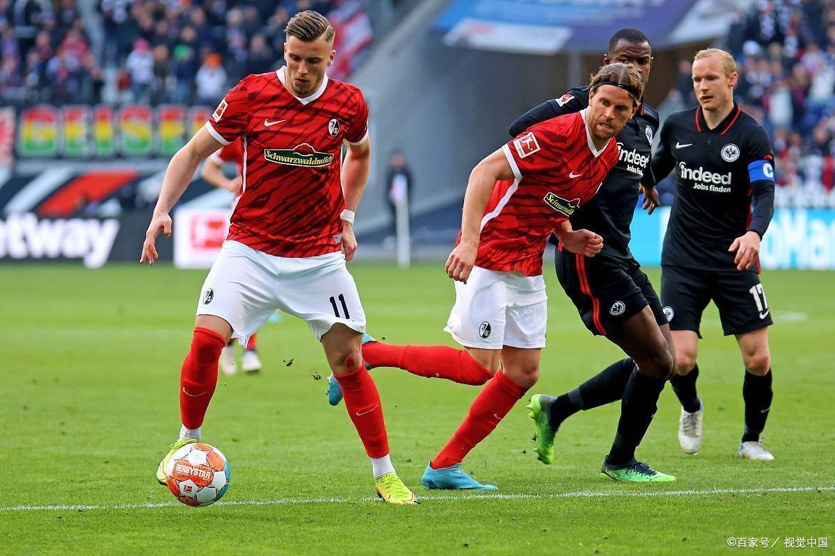 弗赖堡球员逆转劣势，赢得关键胜利