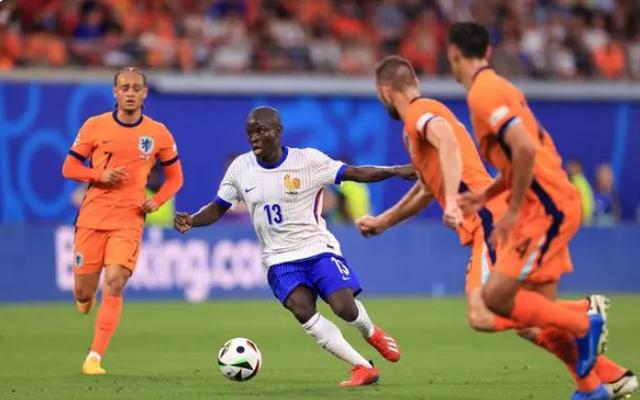 爱游戏在线-包含欧洲足球赛事掀起高潮,英雄赛场展风采的词条