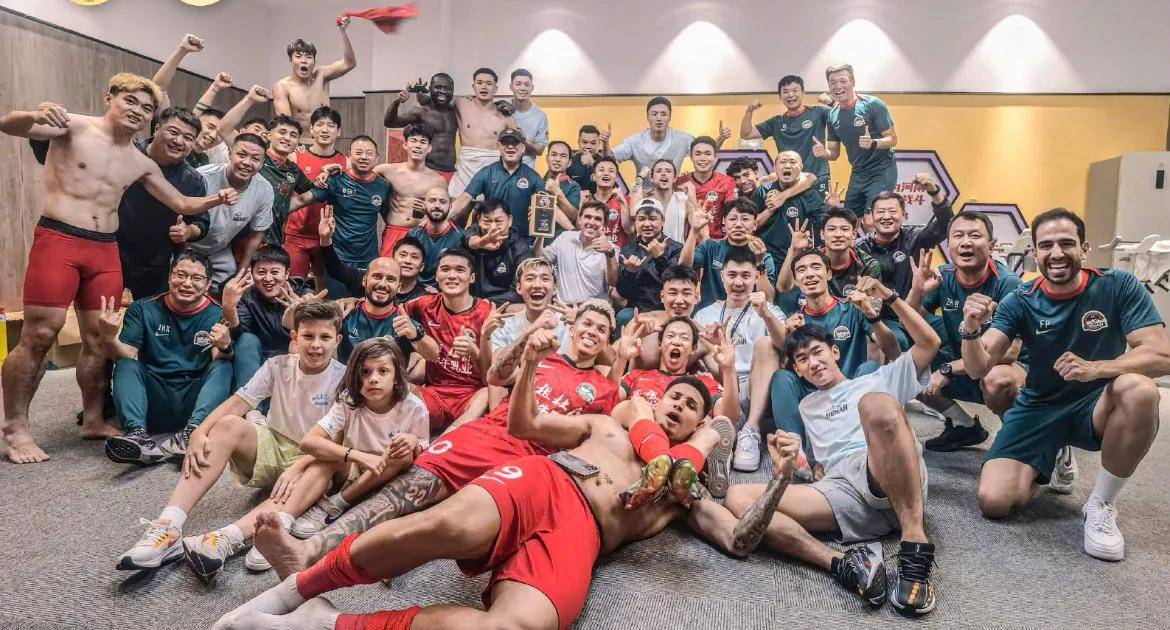 爱游戏官网网页版入口-包含精彩对决拉开序幕,球队士气高涨的词条