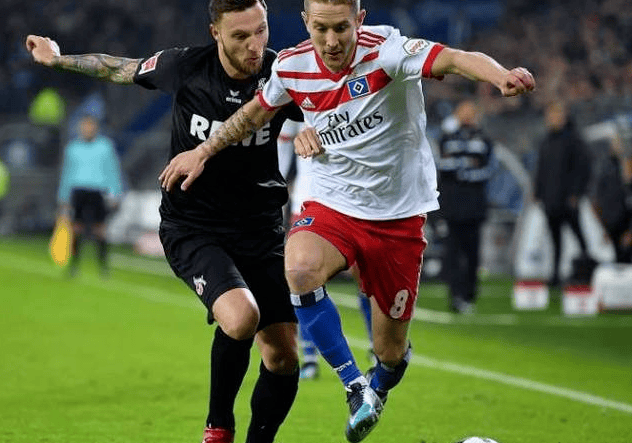 包含柏林赫塔保持不败势头，继续领先的词条