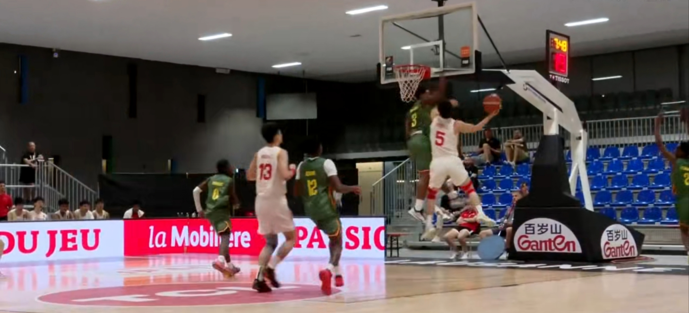 爱游戏官网-猛龙球员带伤上阵,仍然拼尽全力的简单介绍