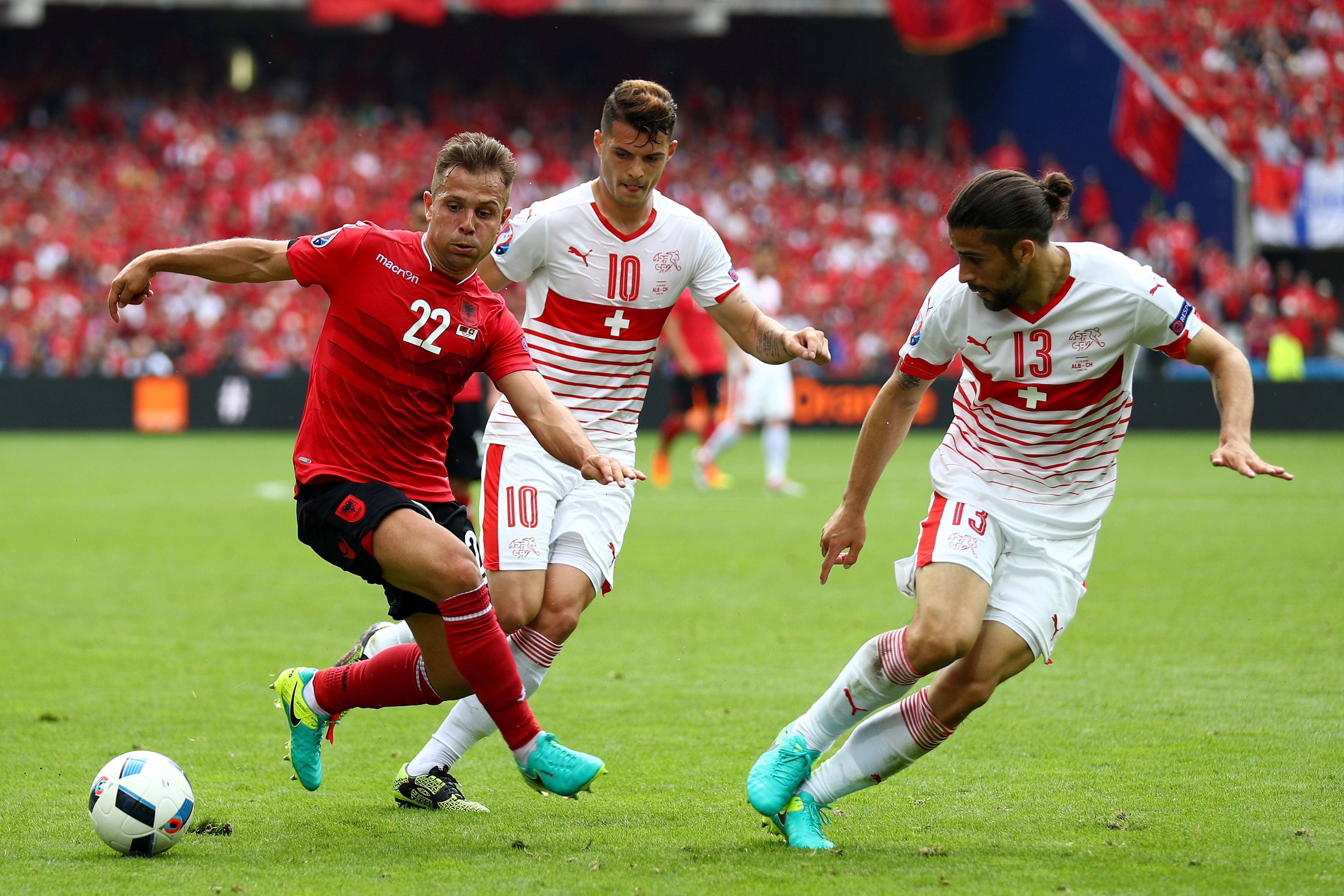 爱游戏登录-欧国联比赛中,球队连胜展现雄心