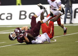 爱游戏在线-阿尔巴尼亚队在欧预赛中全面提升,走向足球新高峰