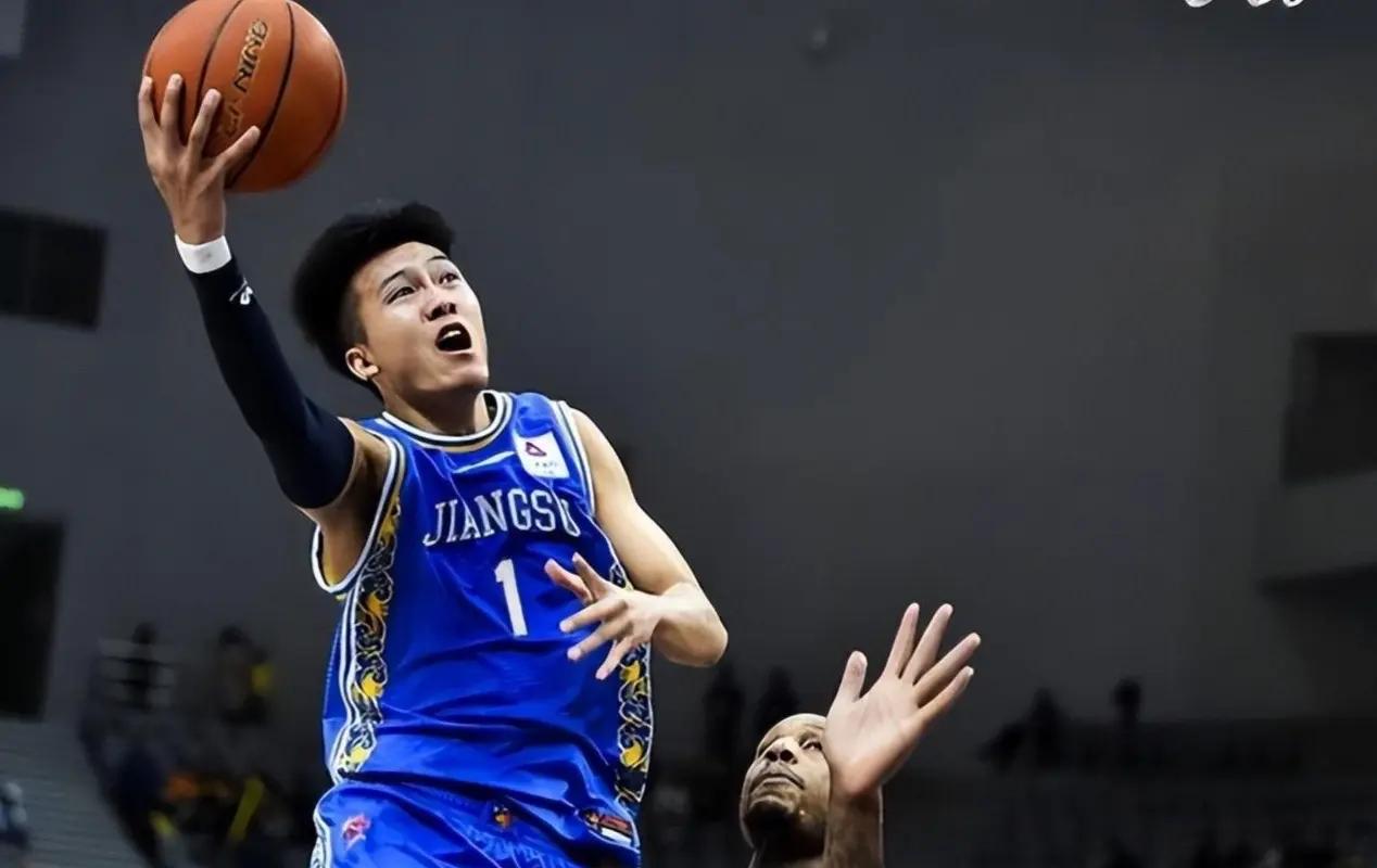 河南男篮战胜四川,赢得关键战役 河南男篮战胜四川,赢得关键战役