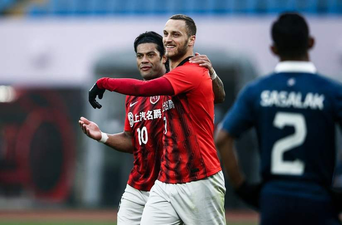 爱游戏官方登录入口-上港队员伤缺困扰，主教练设法调整