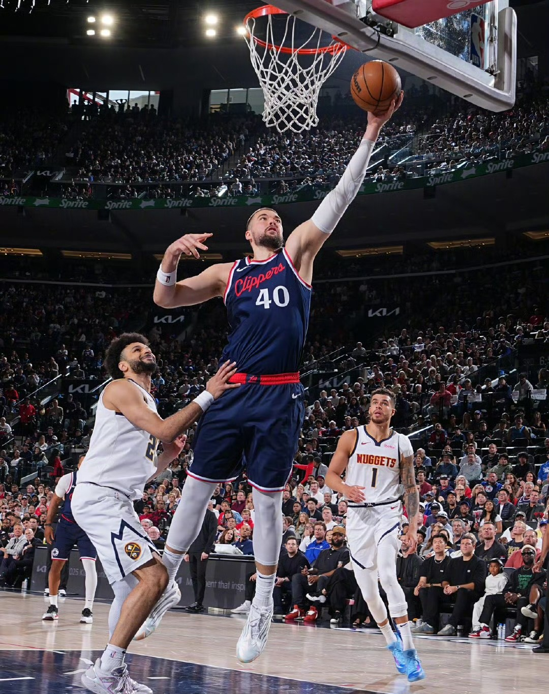 爱游戏官网网页版入口-快船逆转猛龙，晋级东部决赛